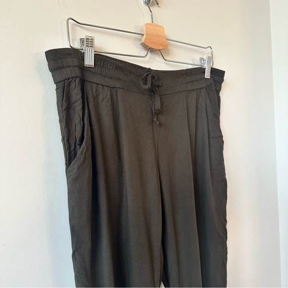 ARITZIA-AZURE Skies “Los Feliz Joggers” In Dark Olive (Size: Medium) - Picture 7 of 12